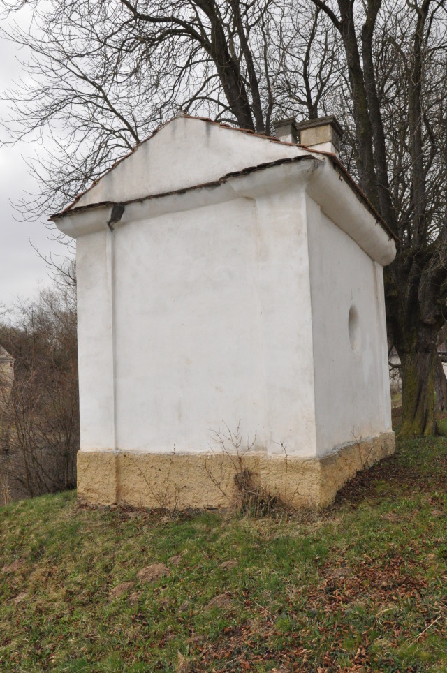 Jesenice, Chotěšov - Kaple na návsi