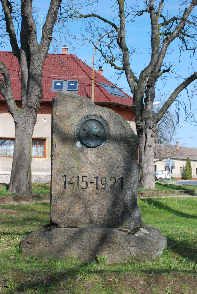 Senomaty - Pomník Janu Husovi