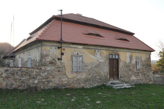 Slabce, Rousínov - Fara