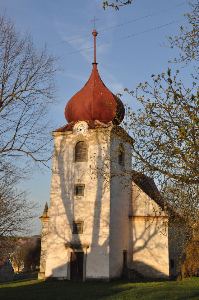 Slabce, Rousínov - Kostel narození Panny Marie