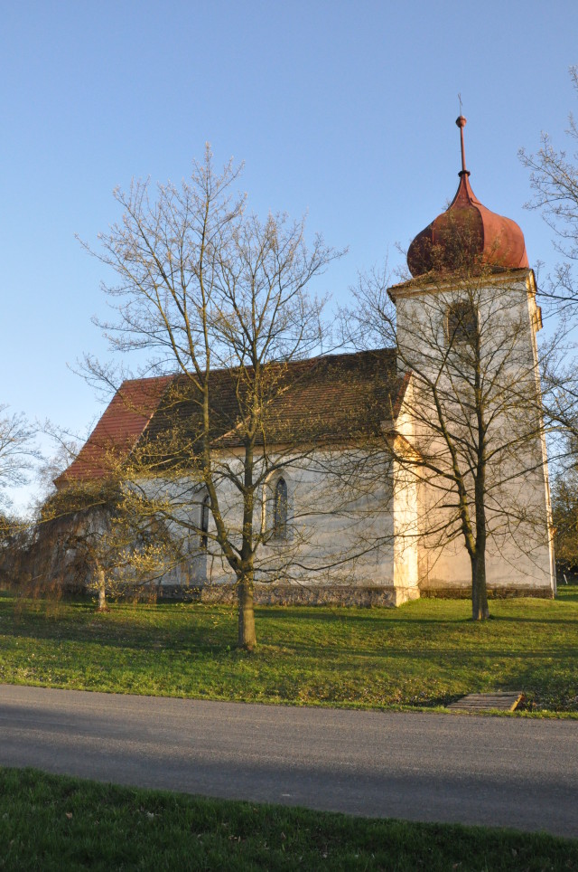 Slabce, Rousínov - Kostel narození Panny Marie