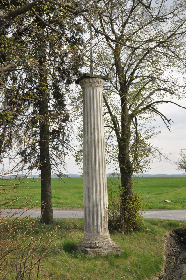 Slabce, Skupá - Kříž na Malé Slabce