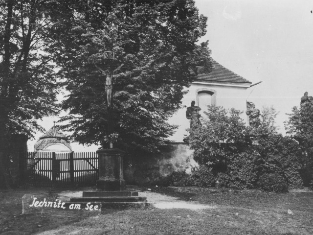 Jesenice - Kříž u kostela