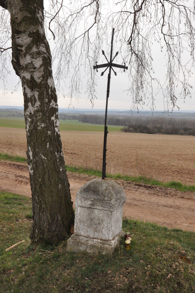 Kounov - Kříž u hřbitova