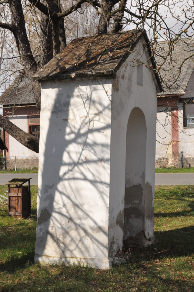 Kolešovice, Zderaz - Kaplička na návsi