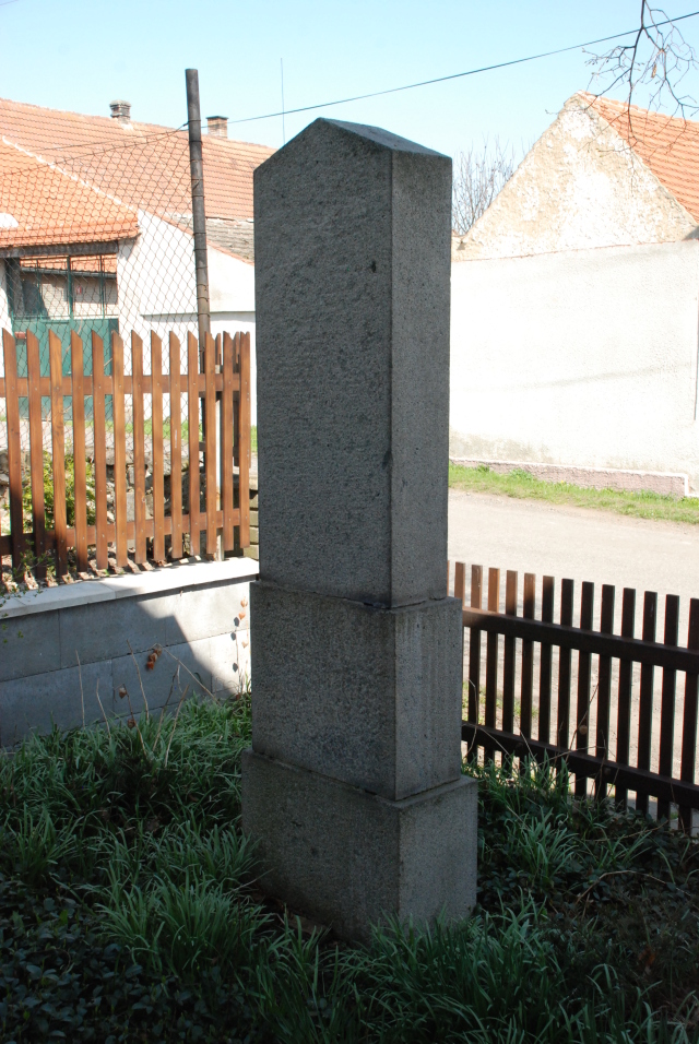 Mšecké Žehrovice, Lodenice - Pomník padlým