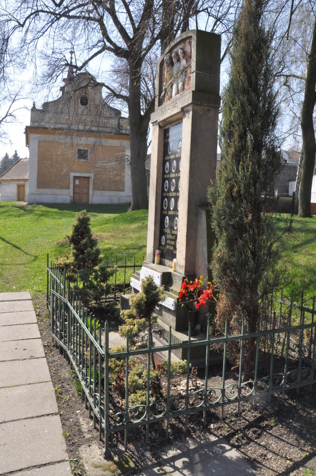 Mšecké Žehrovice - Pomník padlým