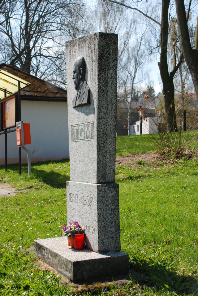 Mšecké Žehrovice - Pomník T. G. Masarykovi