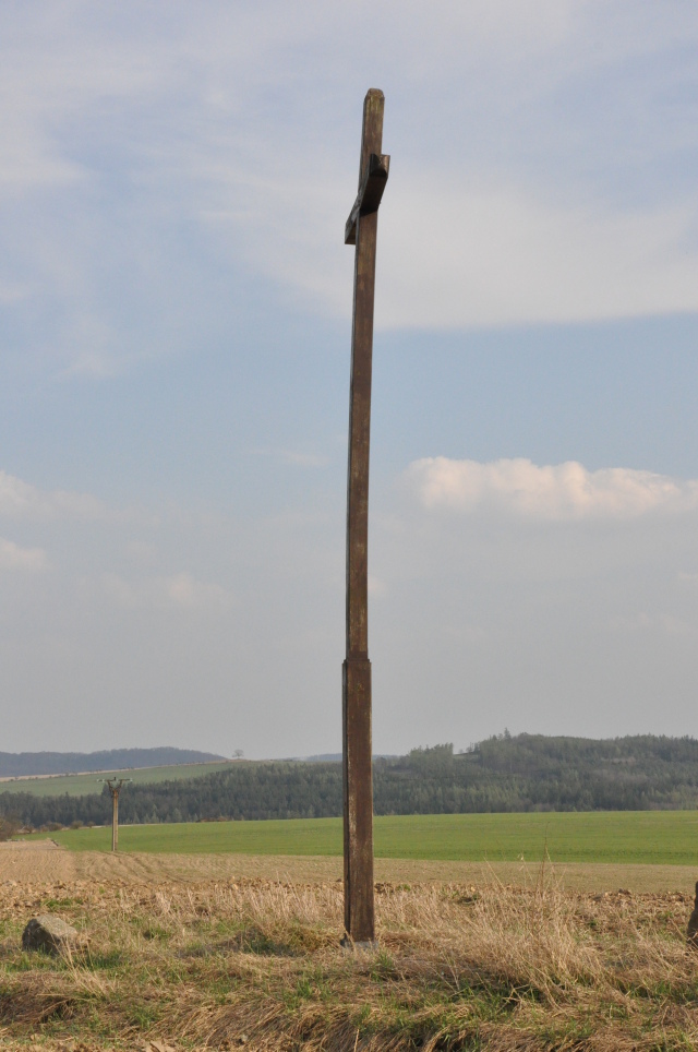 Pavlíkov, Skřivaň - Dřevěný kříž