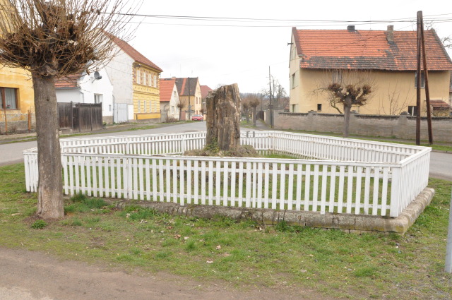 Mutějovice - Husův pomník