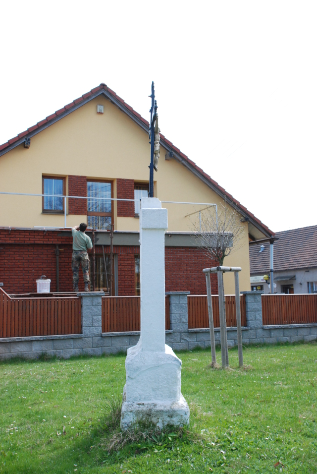 Řevničov - Kříž před hřbitovem