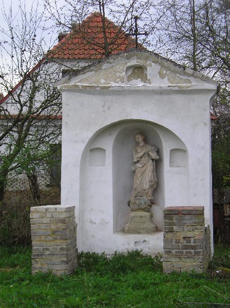 Hořovičky, Vrbice - Kaplička na návsi