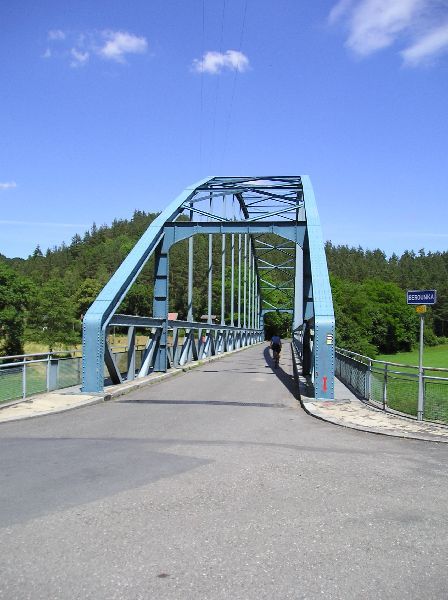 Skryje - Silniční ocelový most přes Berounku