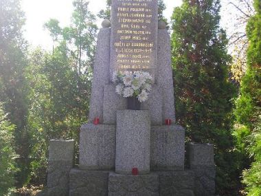 Janov - Pomník obětem I. a II. světové války