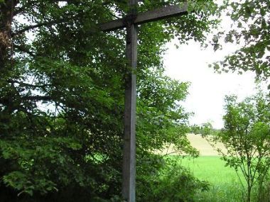 Velká Buková - Dřevěný kříž u chat