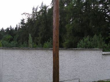 Velká Buková - Dřevěný kříž u hřbitova
