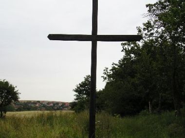 Všetaty - Dřevěný kříž na Panoší Újezd
