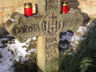 Šanov - Kříž na hrobě Dorothy Folbrové