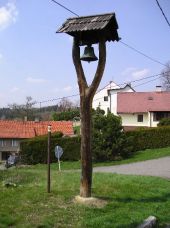 Krakovec - Dřevěná zvonička v obci