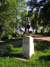 Petrovice - Kříž u hřbitova