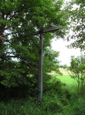 Velká Buková - Dřevěný kříž u chat
