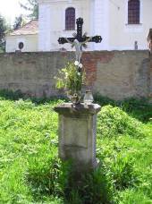 Šanov - Kříž u kostela