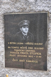 Hředle - Pomník pilotu Pavolu Stopkovi